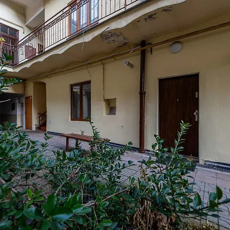 Quiet Courtyard - Old Town Apartamento
